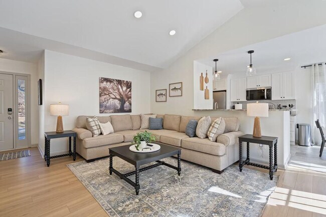 Building Photo - 17 Northridge Cir