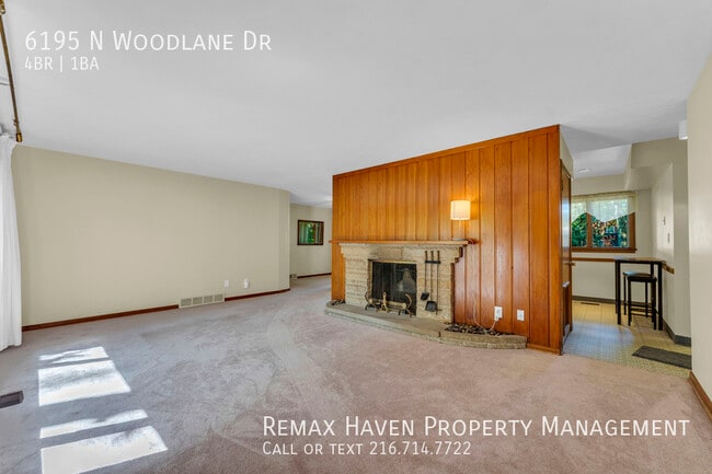 Building Photo - 6195 N Woodlane Dr