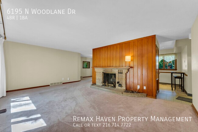 Foto del edificio - 6195 N Woodlane Dr