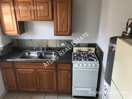 Primary Photo - ** RENT REDUCED ** 1 Bed/1 Bath Near Rocky...