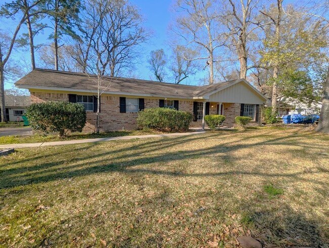 Building Photo - 206 Bybee Dr
