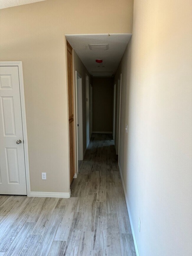 Foto del edificio - BRAND NEW 3 BEDROOM APPLE VALLEY HOME!