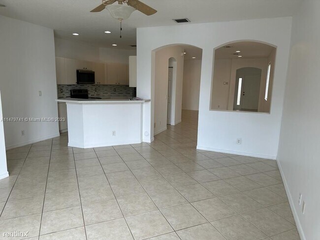 Building Photo - 3 br, 2 bath House - 400 Conservation Dr