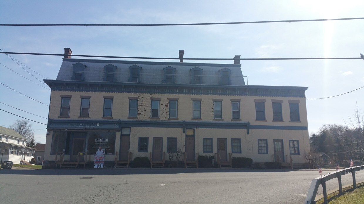 Building Photo - 107 S Pawling St