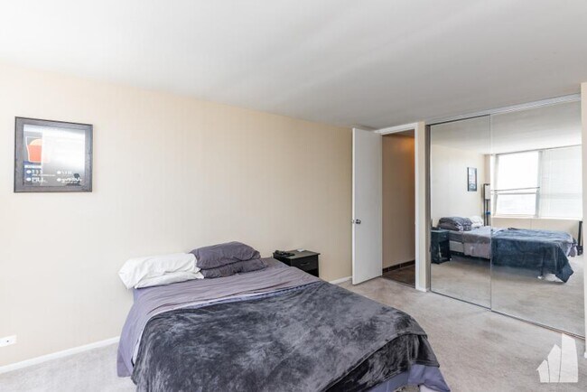 Building Photo - 2 bedroom in Chicago IL 60613