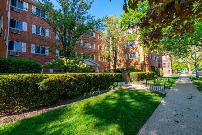 Foto del edificio - 950 Washington Blvd