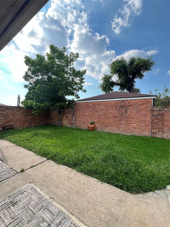 Building Photo - 8719 Beau Monde Dr