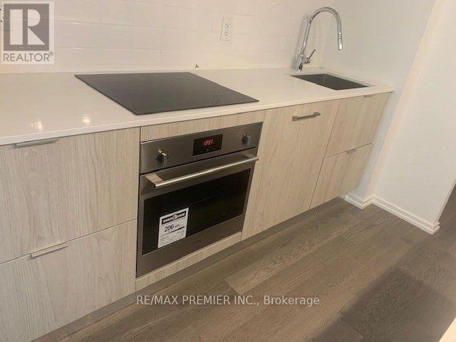 Photo du bâtiment - 8 Hillsdale Ave E