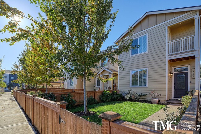 Building Photo - Wonderful 4 Bedroom 2.5 Bath Townhome in O...