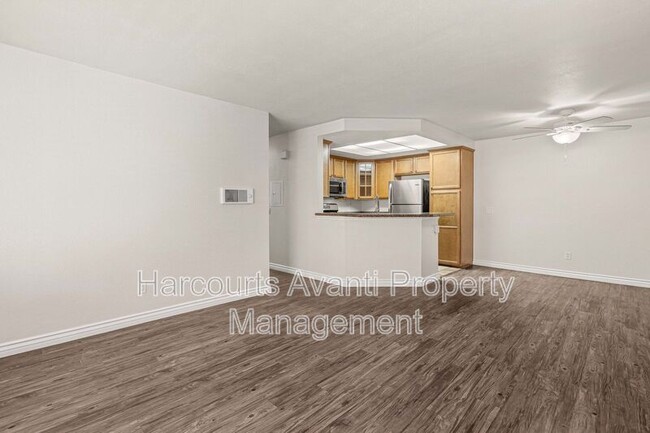 Foto del edificio - 12685 Camino Mira Del Mar, Unit 145