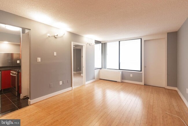 Building Photo - 3701 S George Mason Dr