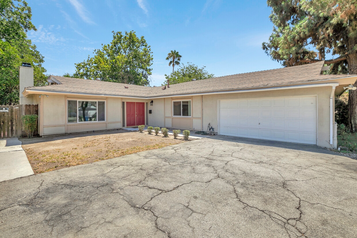 7528 Garden Grove Ave, Reseda, CA 91335 House Rental in Reseda, CA