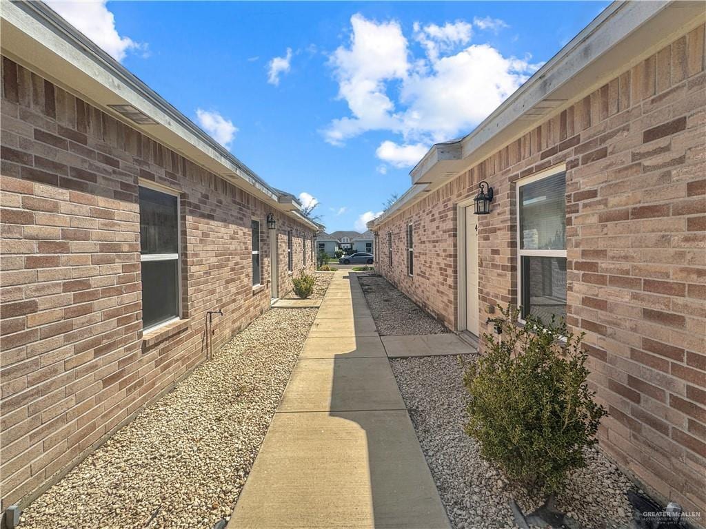 Building Photo - 11 Carlisle Ave