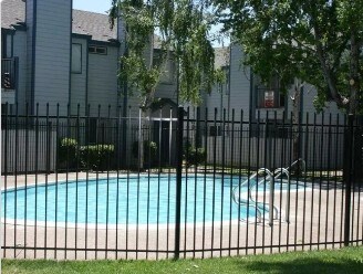 piscina - 445 Almond Dr