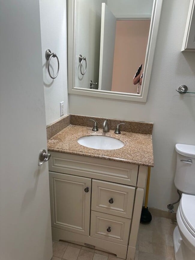 Building Photo - 1 Bedroom in Goleta