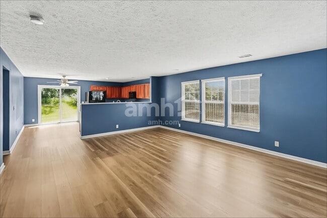 Building Photo - 3136 Hidden Creek Dr