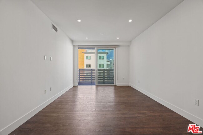 Foto del edificio - 1439 Tamarind Ave