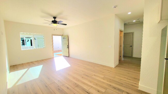 Foto del edificio - 1271 S Dandelion St