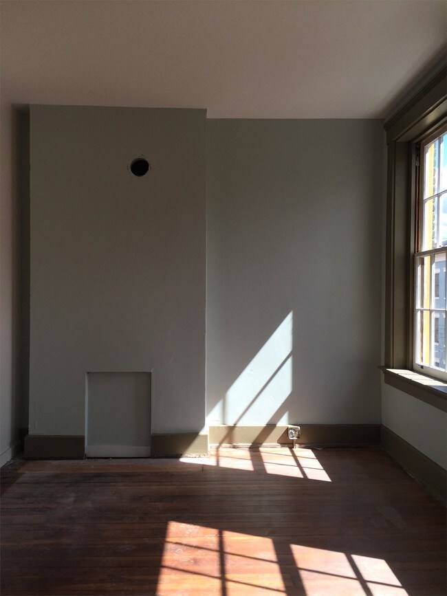 Foto del edificio - 512 E 12th St