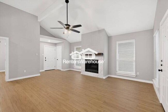 Building Photo - Ft.  Worth Home Renovated and Ready to Be Yours