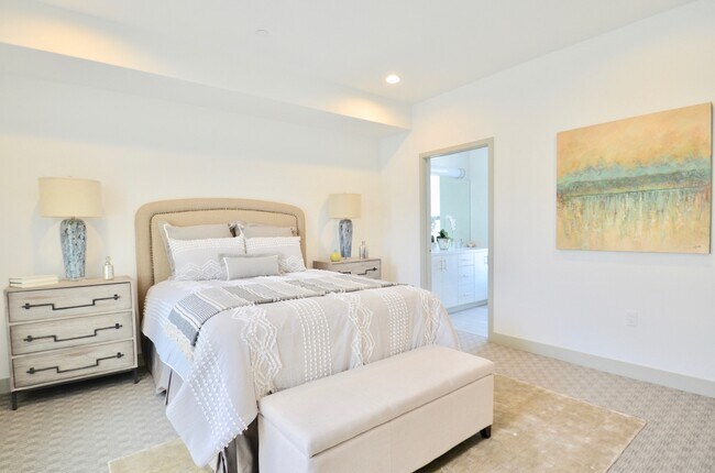 Interior Photo - Lido Apartments - 4025 Grandview