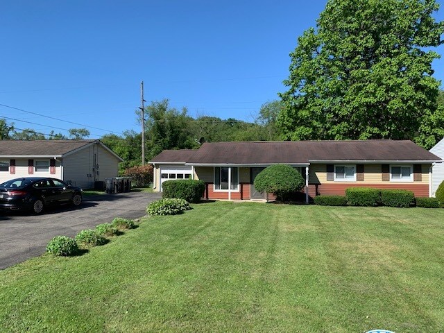 Building Photo - 92 Robinhood Dr