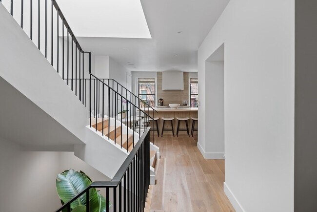 Building Photo - 73 Marlborough St