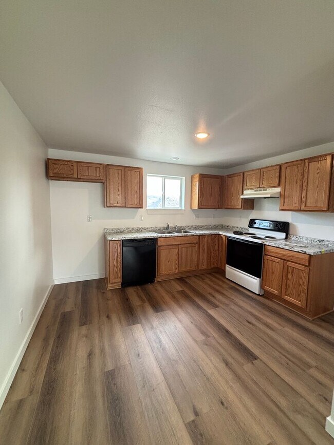 Foto del edificio - 1209 E 10th St
