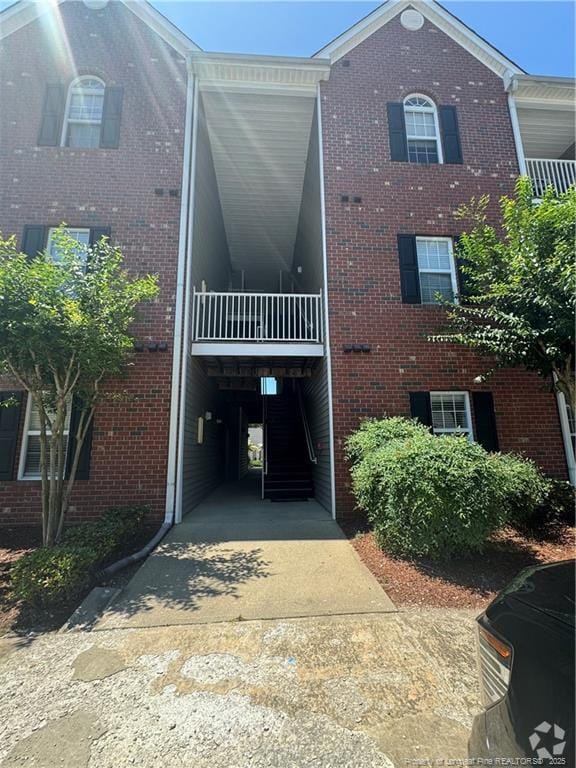 Building Photo - 616 Marshtree Ln