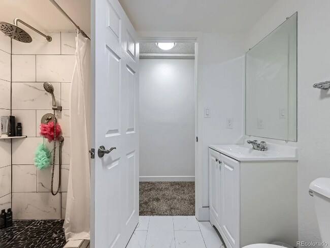 Building Photo - 10895 Fairfax Way