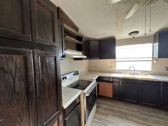 Foto del edificio - 102 Bailey St