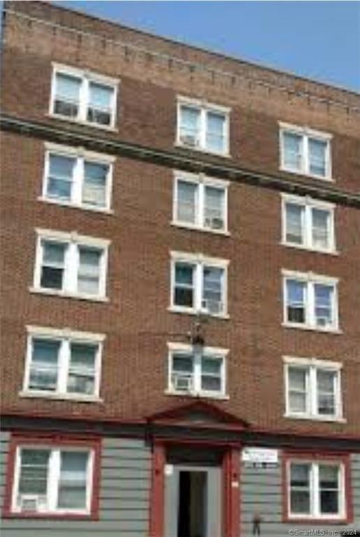 Primary Photo - 264 Davenport St