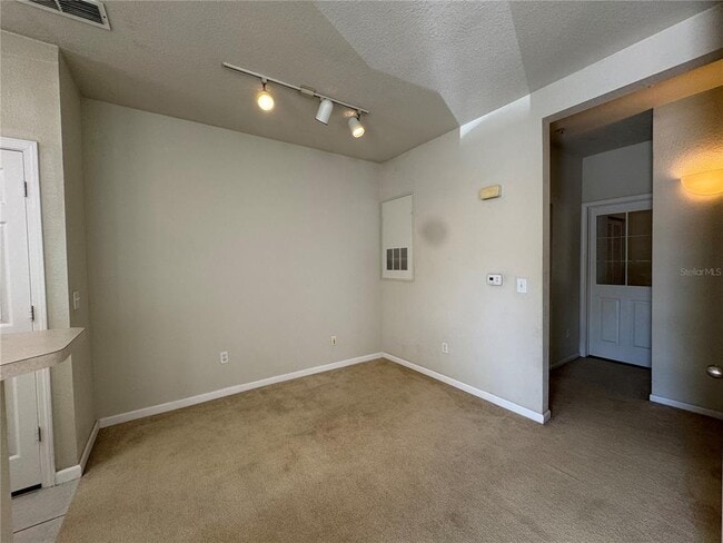 Foto del edificio - 9157 Lee Vista Blvd