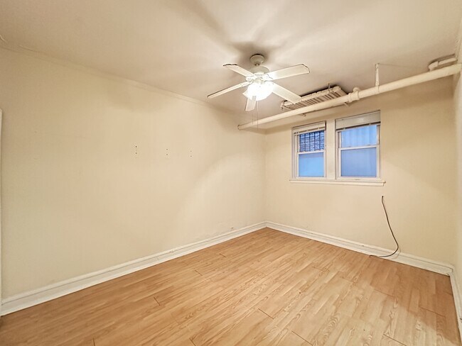 Foto del edificio - 2832 N Burling St