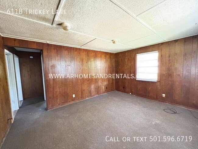 Building Photo - 611 W Trickey Ln