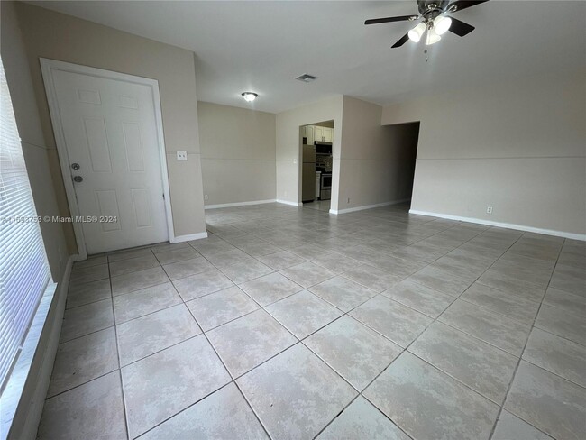 Foto del edificio - 7621 SW 10th Ct