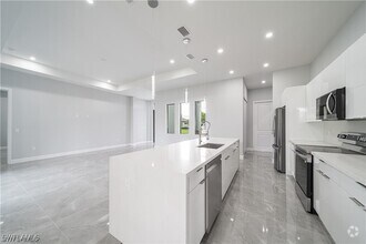 Building Photo - 2509 SW 37th Terrace