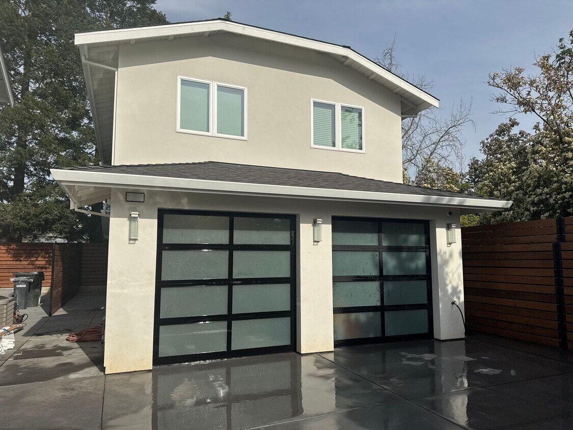 Primary Photo - 1550 Murdell Ln