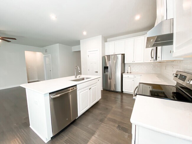 Building Photo - 10050 Lilac Ct