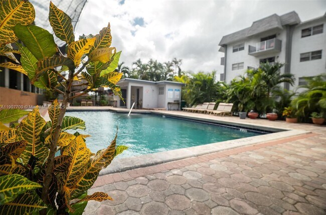 Foto del edificio - 750 NW 43rd Ave