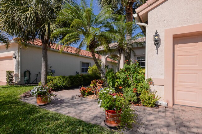 Foto del edificio - 329 NW Treeline Trce