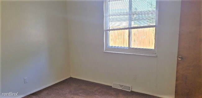 Foto del edificio - 2 br, 1 bath Apartment - 207 Van Nest St