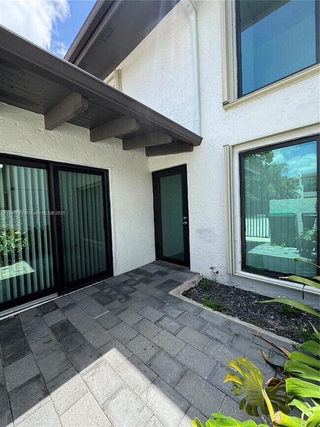 Foto del edificio - 6929 SW 109th Pl
