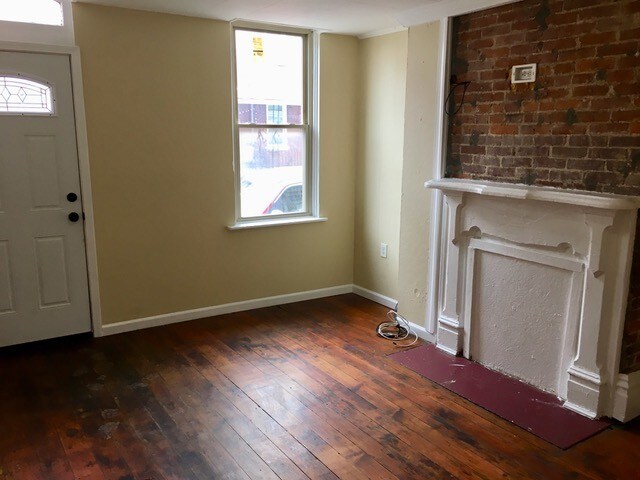 Building Photo - 158 38th St