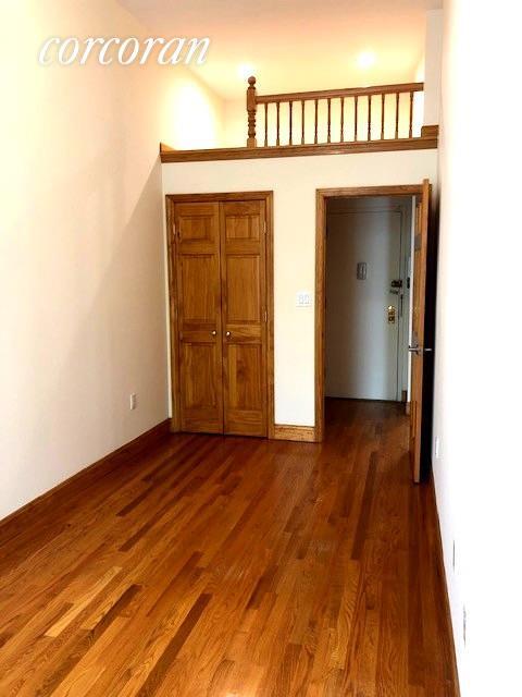 Building Photo - 330 W 77th St