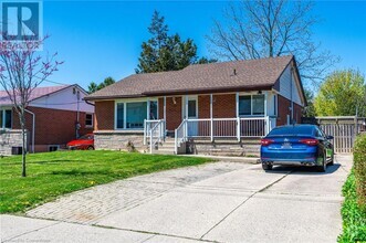 Building Photo - 70 Brentwood Dr