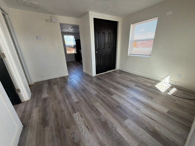 Foto del edificio - 817 1st St