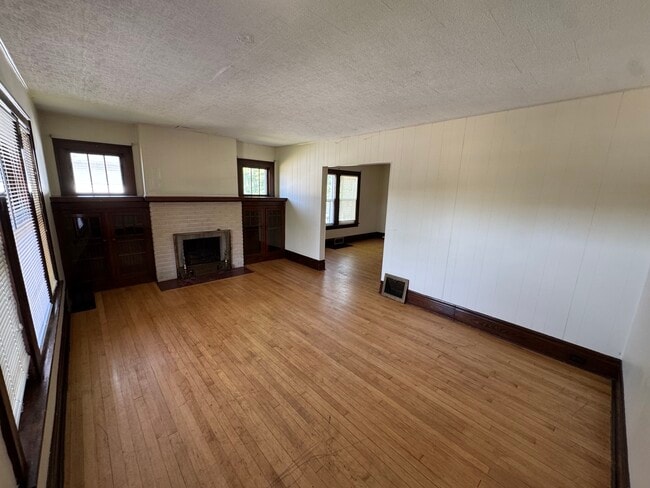 Building Photo - 336 Chippewa St