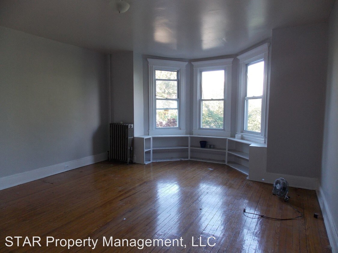 Primary Photo - 2824 Guilford Ave