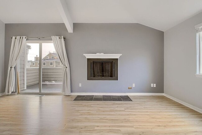 Building Photo - 7995 E Colorado Ave